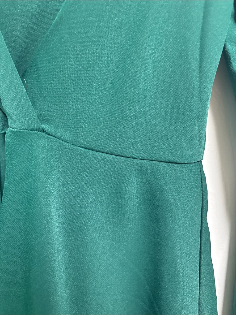 Women's Deep Green Long Sleeve V-Neck Dress Size Medium - Picture 2 of 5